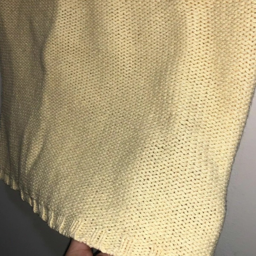 Pale Yellow Sleeveless Turtleneck Knit Sweater - Picture 13 of 13